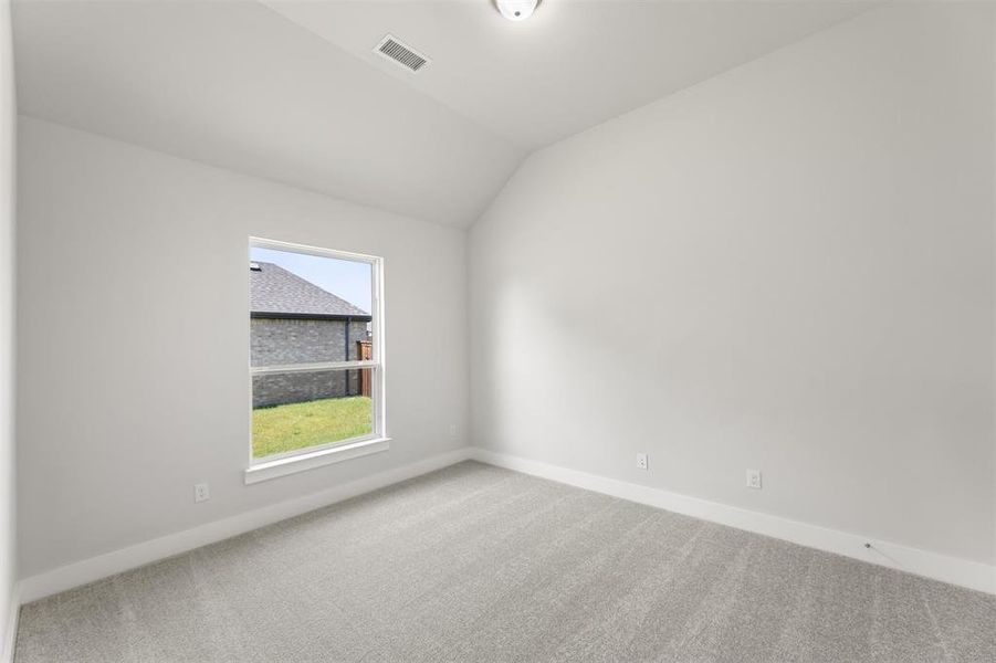 Spacious, unfurnished interior of a new home in Grayhawk Addition, Forney (Image 24).
