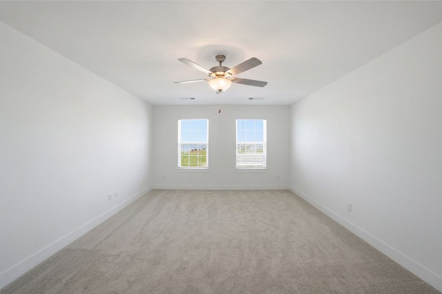 Spacious, unfurnished interior of a new home in Saddlebrook Estates, Waxahachie (Image 24).