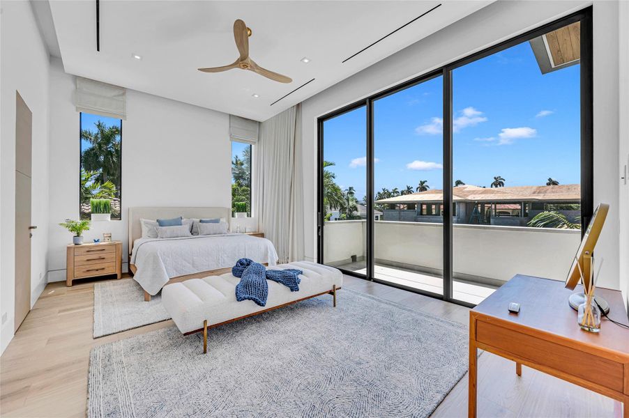 Furnished interior view inside a new home in , Fort Lauderdale (Image 43). Furnished interior view inside a new home in , Fort Lauderdale (Image 43).