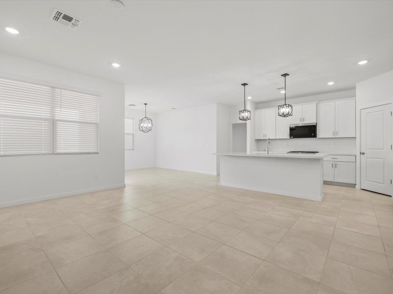 Spacious, unfurnished interior of a new home in Paloma Creek - Estate Series, Surprise (Image 10).