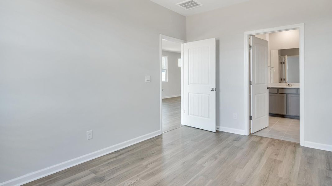 Spacious, unfurnished interior of a new home in Legacy Farms, White House (Image 17).