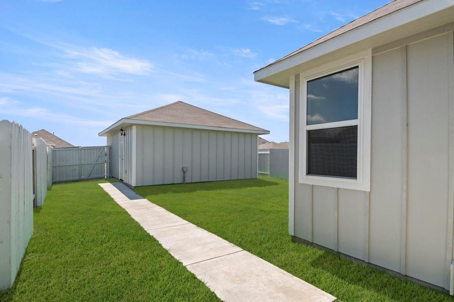 Exterior details and patio area of a home in Casetta Ranch, Kyle (Image 4).