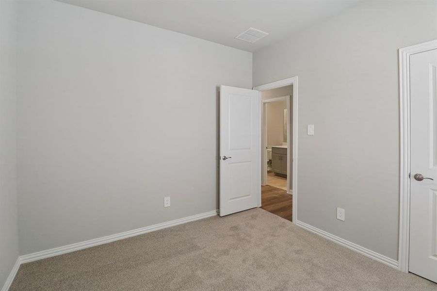 Photo is not of the actual home, but is an inspirational photo of builder’s model home and may depict options, furnishings, and/or decorator features that are not included. Photo is not of the actual home, but is an inspirational photo of builder’s model home and may depict options, furnishings, and/or decorator features that are not included.