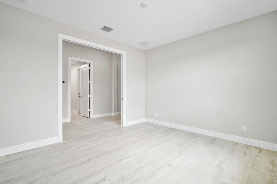 Spacious, unfurnished interior of a new home in , Port St. Lucie (Image 15).