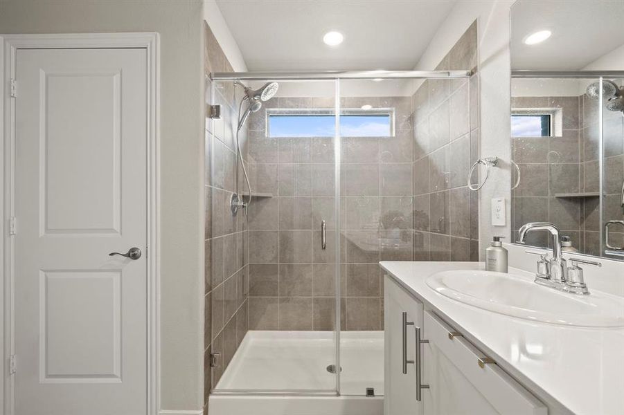 Furnished interior view inside a new home in Stonehaven, Seagoville (Image 18).