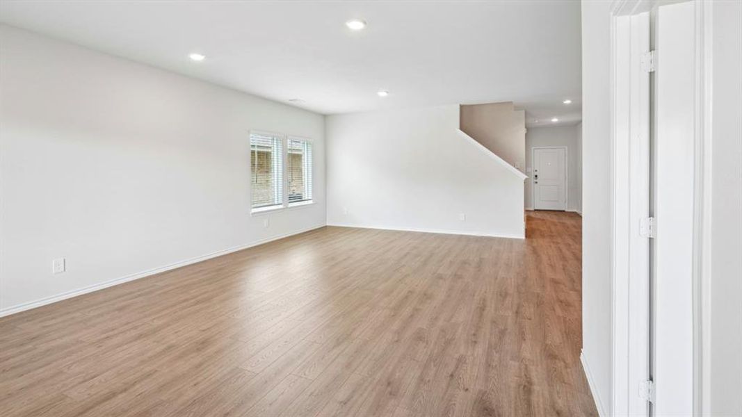 Spacious, unfurnished interior of a new home in Frontier Pointe, Princeton (Image 33).
