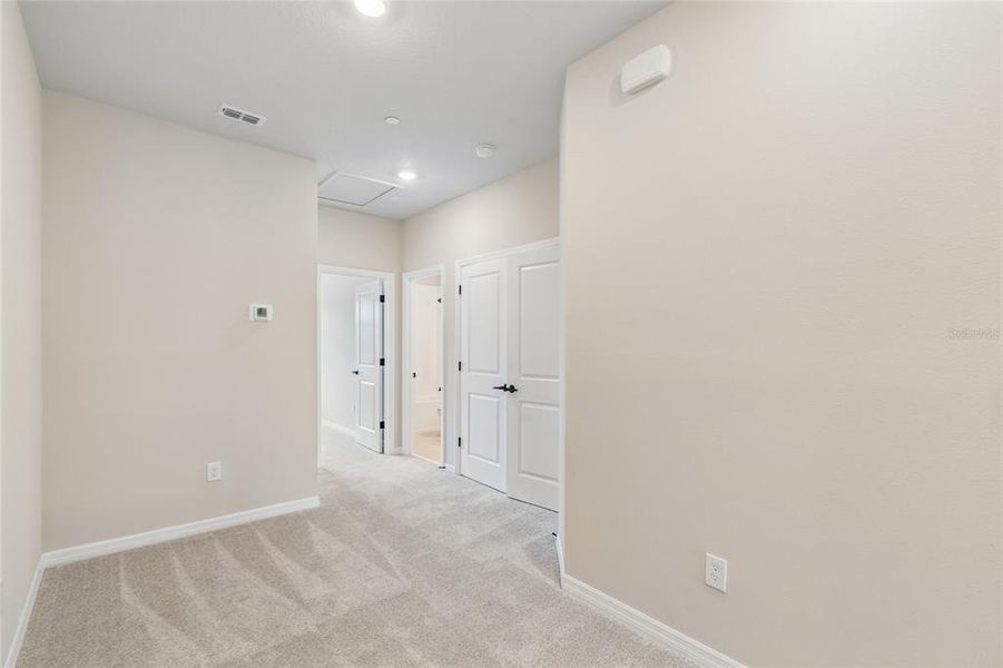 Spacious, unfurnished interior of a new home in , Orlando (Image 23).