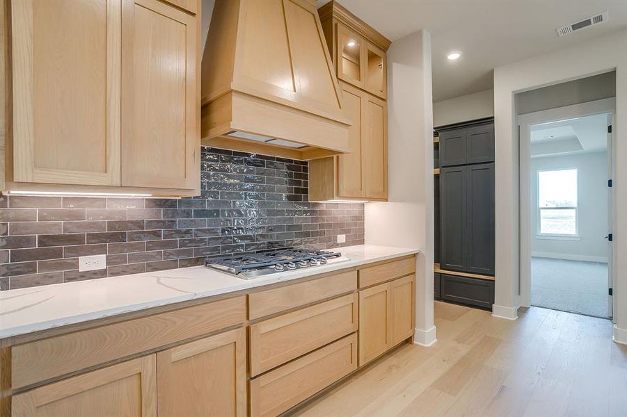 Furnished interior view inside a new home in Waterfall Ranch Estates, Waxahachie (Image 14).