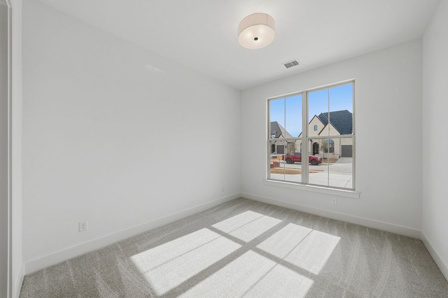 Spacious, unfurnished interior of a new home in Quail Hollow, Rockwall (Image 23). Spacious, unfurnished interior of a new home in Quail Hollow, Rockwall (Image 23).