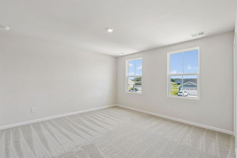 Spacious, unfurnished interior of a new home in Somerset, Santee (Image 16).