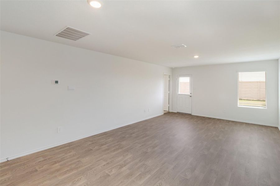 Spacious, unfurnished interior of a new home in Watermill, Uhland (Image 19).