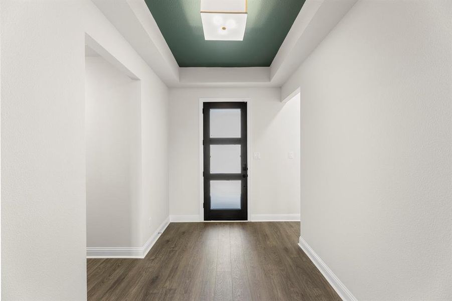 05. 9712 Talia - Entry