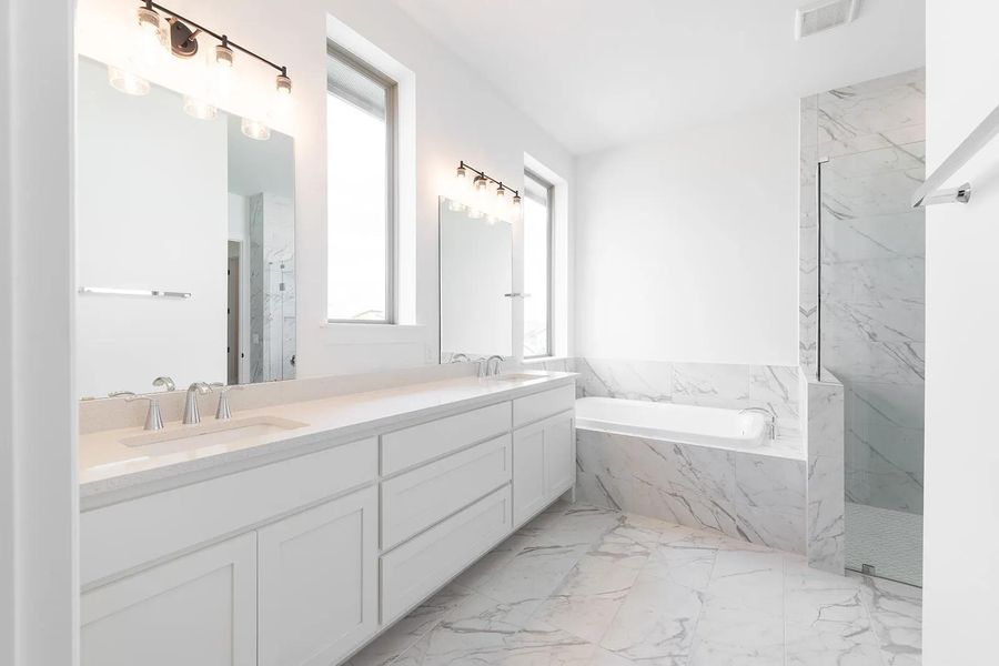 Deerfield II G primary bath