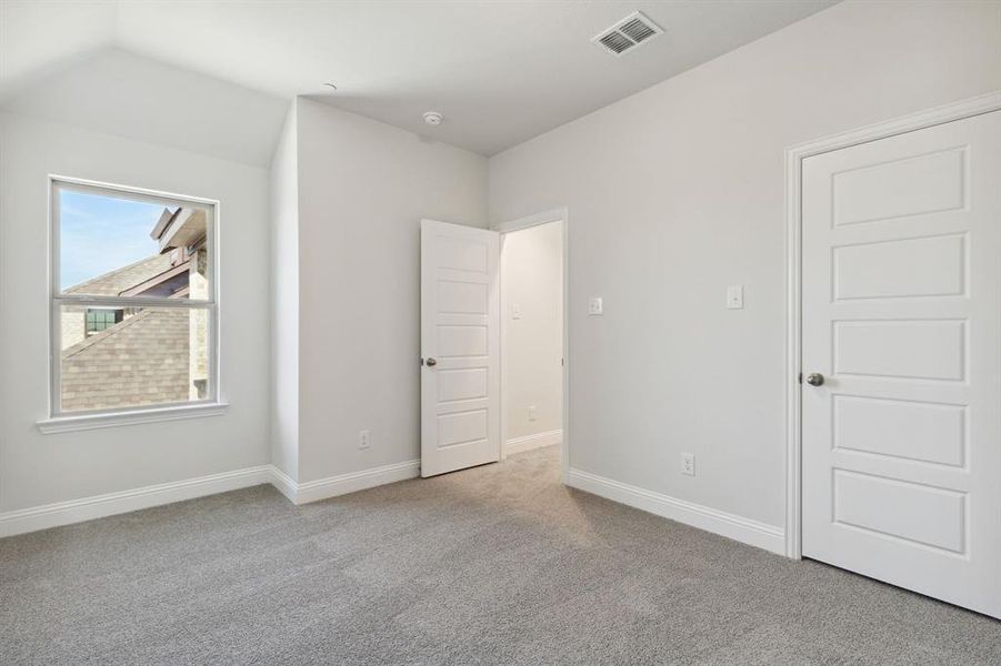 Spacious, unfurnished interior of a new home in , Watauga (Image 24).