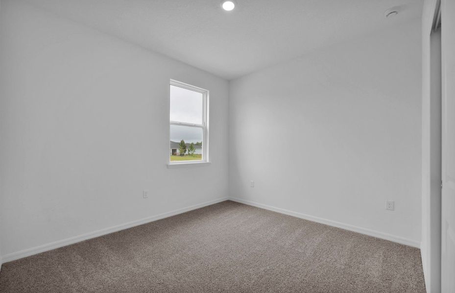 Spacious, unfurnished interior of a new home in Hyland Trail, Green Cove Springs (Image 15).