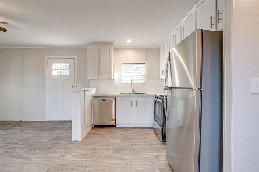 Furnished interior view inside a new home in , Alvarado (Image 9).