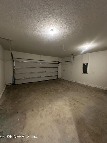 Spacious, unfurnished interior of a new home in , Palm Coast (Image 12).