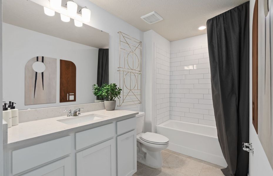 Representative furnished interior of a home built from the Springdale by Pulte Homes in Belle Haven, Davenport (Image 40). Representative furnished interior of a home built from the Springdale by Pulte Homes in Belle Haven, Davenport (Image 40).