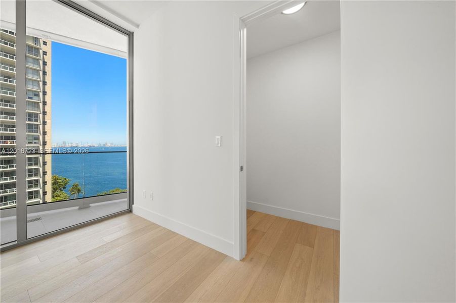 Spacious, unfurnished interior of a new home in , Miami (Image 12).