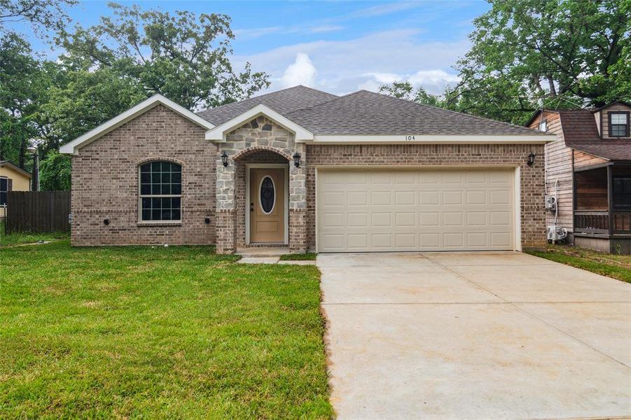 Front exterior of a new home in , Mabank, TX, highlighting curb appeal (Image 15). Front exterior of a new home in , Mabank, TX, highlighting curb appeal (Image 15).
