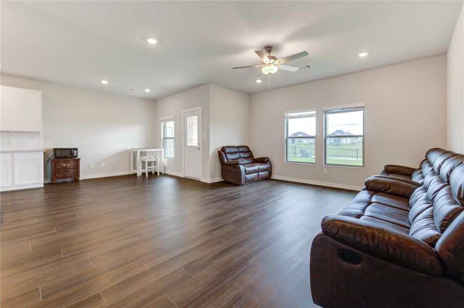 Spacious, unfurnished interior of a new home in Arabella on the Prairie, Richmond (Image 42).