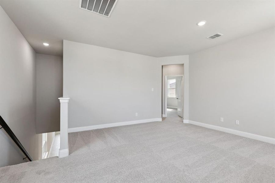 Spacious, unfurnished interior of a new home in AnaCapri, Anna (Image 19). Spacious, unfurnished interior of a new home in AnaCapri, Anna (Image 19).