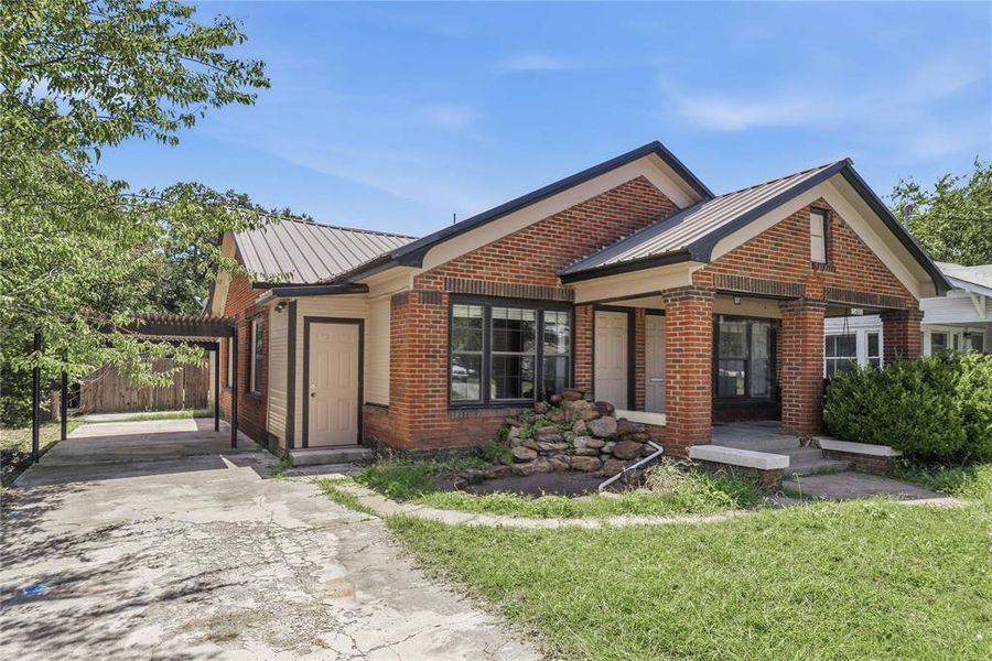 Front exterior of a new home in , Brownwood, TX, highlighting curb appeal (Image 1). Front exterior of a new home in , Brownwood, TX, highlighting curb appeal (Image 1).