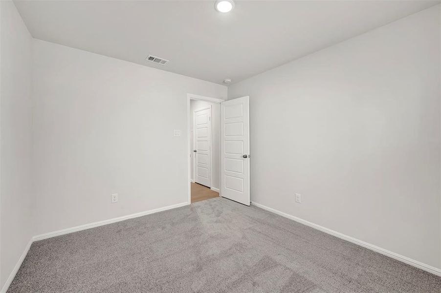 Spacious, unfurnished interior of a new home in Elevon, Lavon (Image 26).