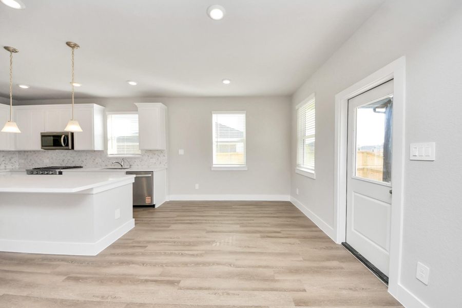 Spacious, unfurnished interior of a new home in Laurel Landing: Founders Collection, Alvin (Image 28).