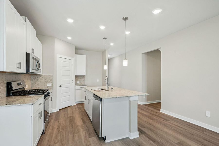 Photo is not of the actual home, but is an inspirational photo of builder’s model home and may depict options, furnishings, and/or decorator features that are not included Photo is not of the actual home, but is an inspirational photo of builder’s model home and may depict options, furnishings, and/or decorator features that are not included