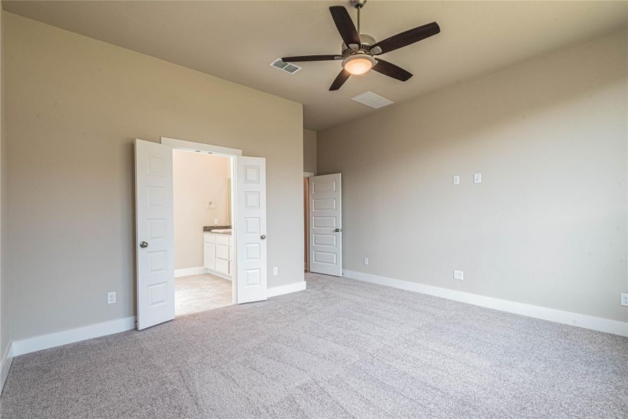 Spacious, unfurnished interior of a new home in , Fulshear (Image 26). Spacious, unfurnished interior of a new home in , Fulshear (Image 26).