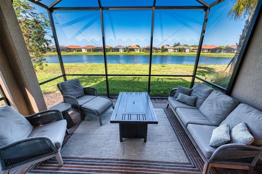Exterior details and patio area of a home in , Bradenton (Image 22).