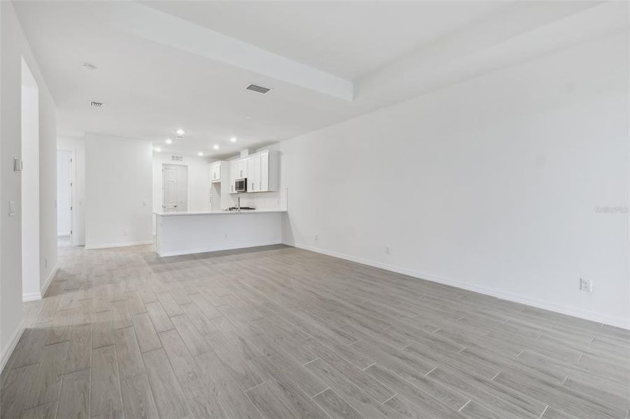 Spacious, unfurnished interior of a new home in Sweetwater at Lakewood Ranch, Lakewood Ranch (Image 17).