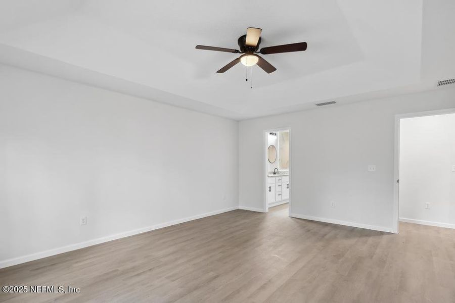 Spacious, unfurnished interior of a new home in , Jacksonville (Image 32).