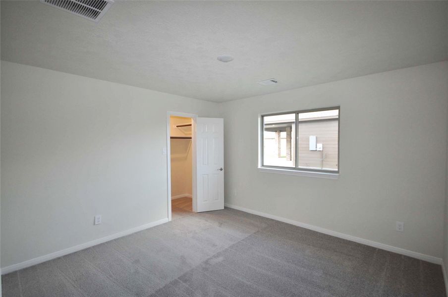 Spacious, unfurnished interior of a new home in Pedregal, League City (Image 30).