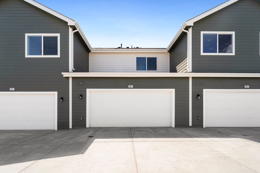 3917 Green Ct - 2-Car Garage 3917 Green Ct - 2-Car Garage