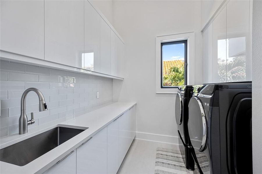 Furnished interior view inside a new home in , St. Petersburg (Image 35).