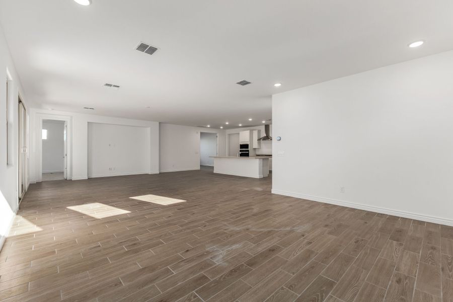 Spacious, unfurnished interior of a new home in Miravida, Surprise (Image 10). Spacious, unfurnished interior of a new home in Miravida, Surprise (Image 10).
