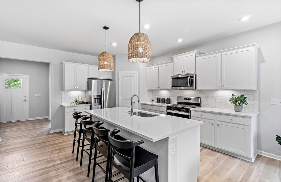 Representative furnished interior of a home built from the Hampton by Pulte Homes in Indigo Park, Easley (Image 16).