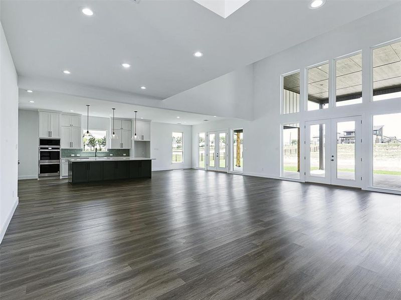 Spacious, unfurnished interior of a new home in , Gunter (Image 21).