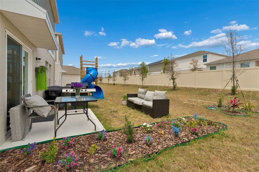 Exterior details and patio area of a home in , Haines City (Image 32).