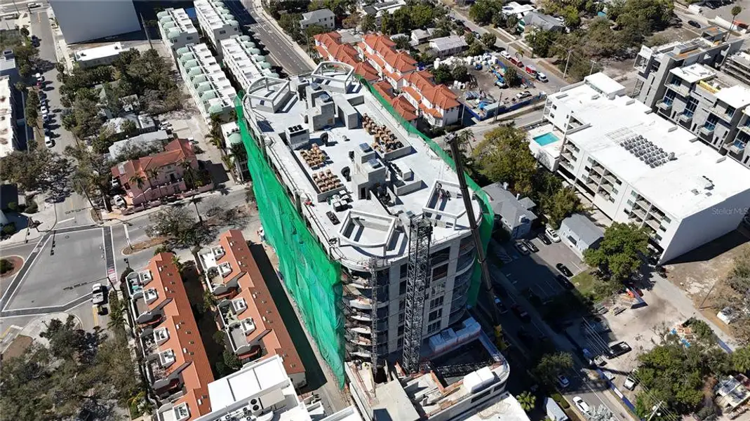 Condo located in Sarasota, FL showcasing its design and architecture (Image 3).