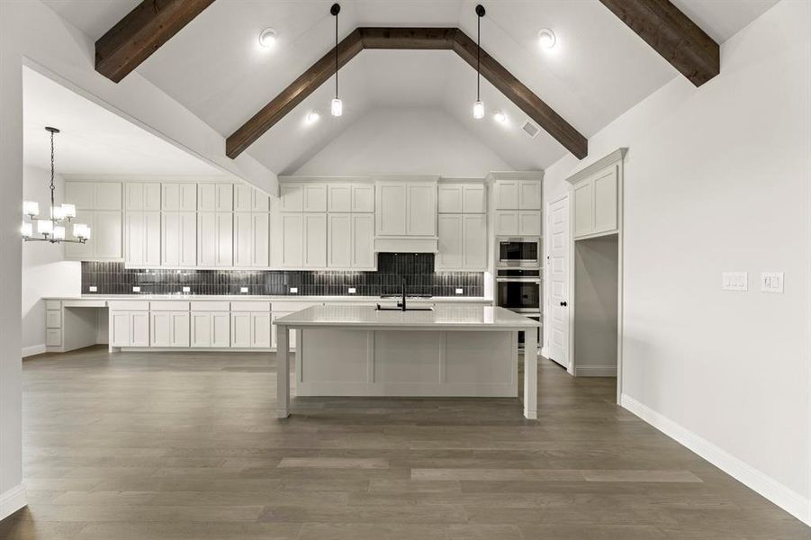 12. 2122 Clairmont - Kitchen (4) 12. 2122 Clairmont - Kitchen (4)