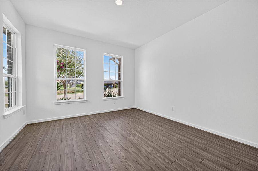 Spacious, unfurnished interior of a new home in 55+ Bonterra at Cross Creek Ranch 50s, Fulshear (Image 4).