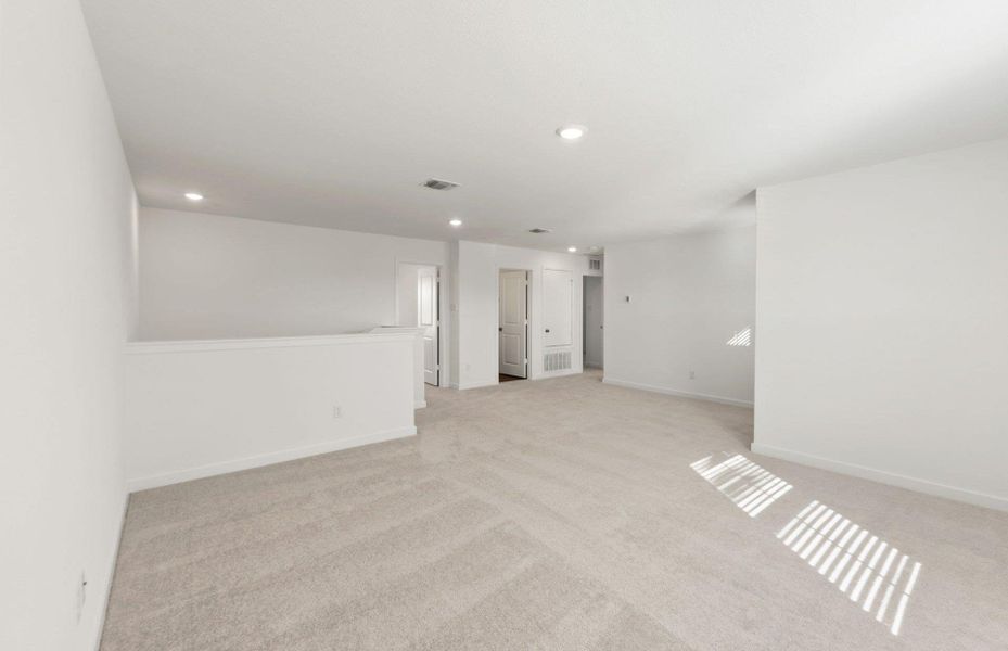 Spacious, unfurnished interior of a new home in Sonterra, Jarrell (Image 20).