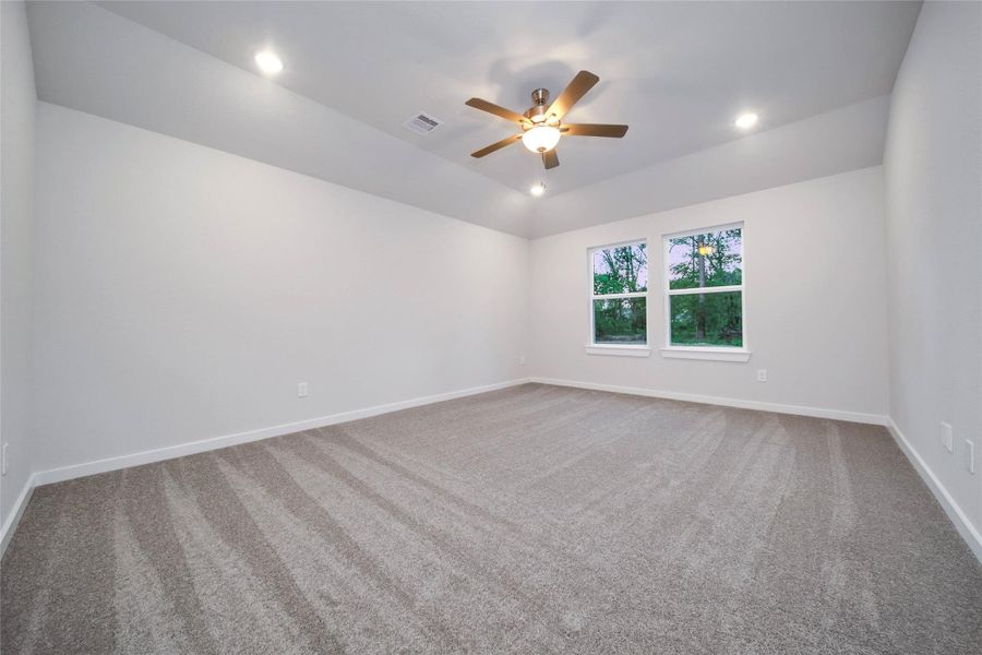 Spacious, unfurnished interior of a new home in , New Caney (Image 20).