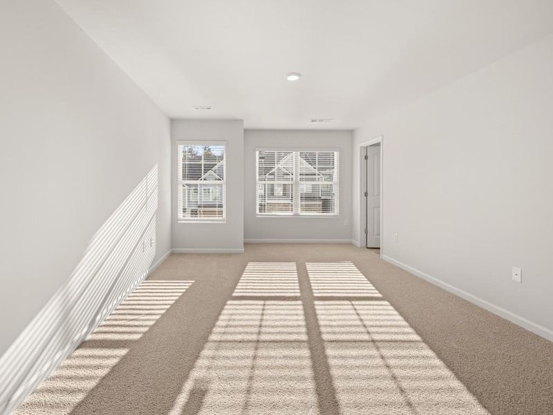 Spacious, unfurnished interior of a new home in Mountain Park, Dahlonega (Image 19).