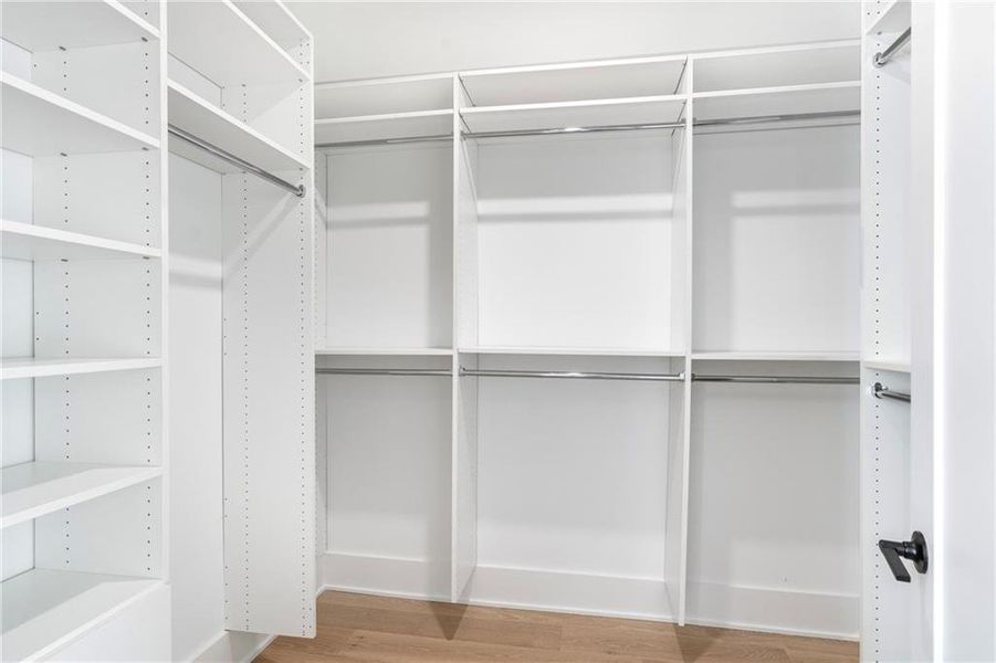 Spacious, unfurnished interior of a new home in Aster, Roswell (Image 42).