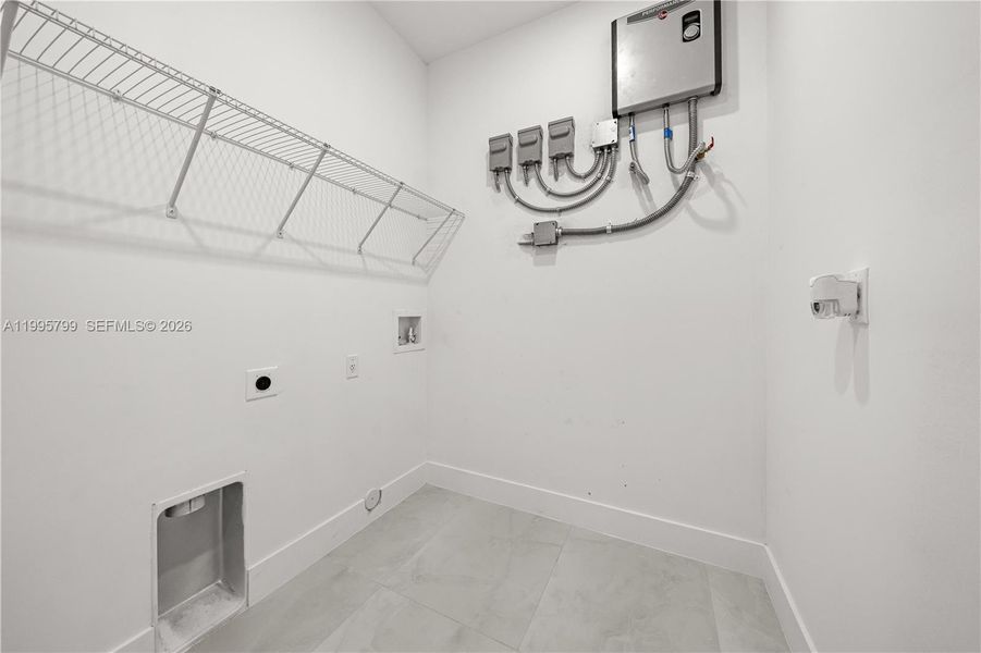 Spacious, unfurnished interior of a new home in , West Park (Image 30).