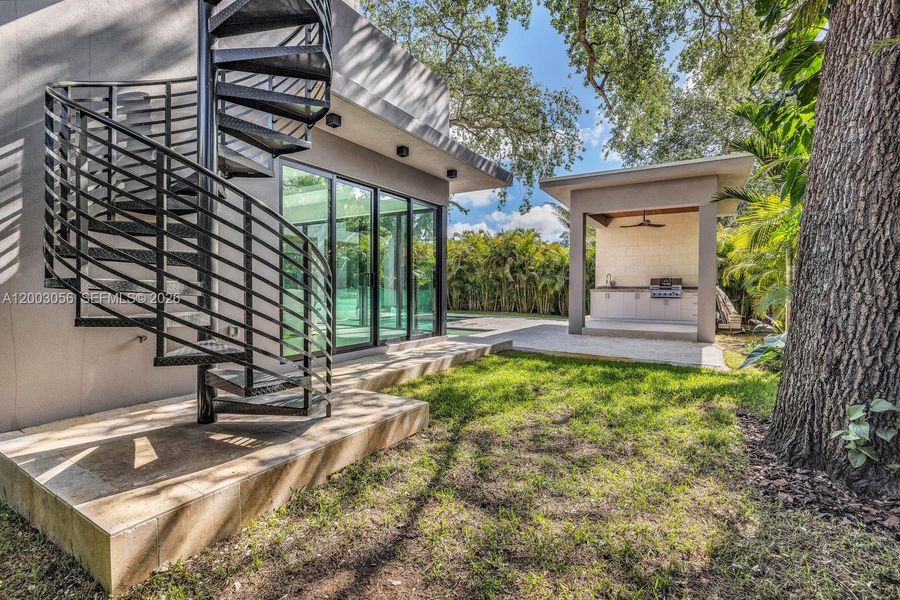 Exterior details and patio area of a home in , Biscayne Park (Image 37).